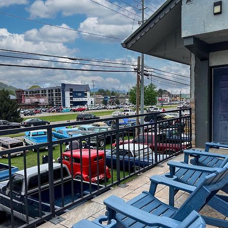 Pigeon Forge Parkway Inn Bagian luar foto