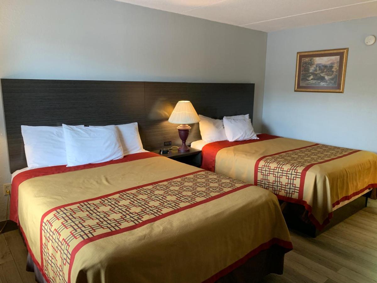 Pigeon Forge Parkway Inn Bagian luar foto