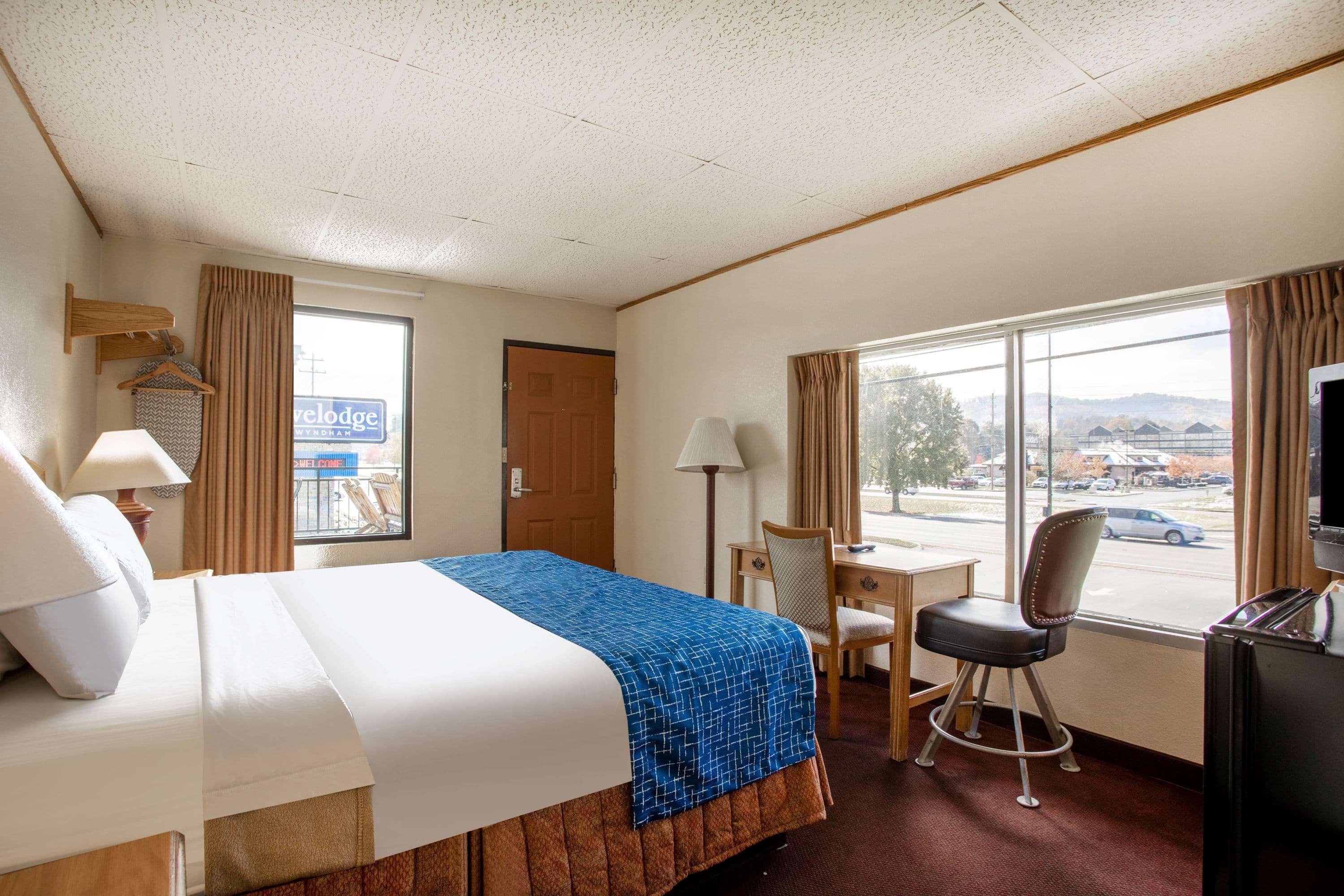 Pigeon Forge Parkway Inn Bagian luar foto