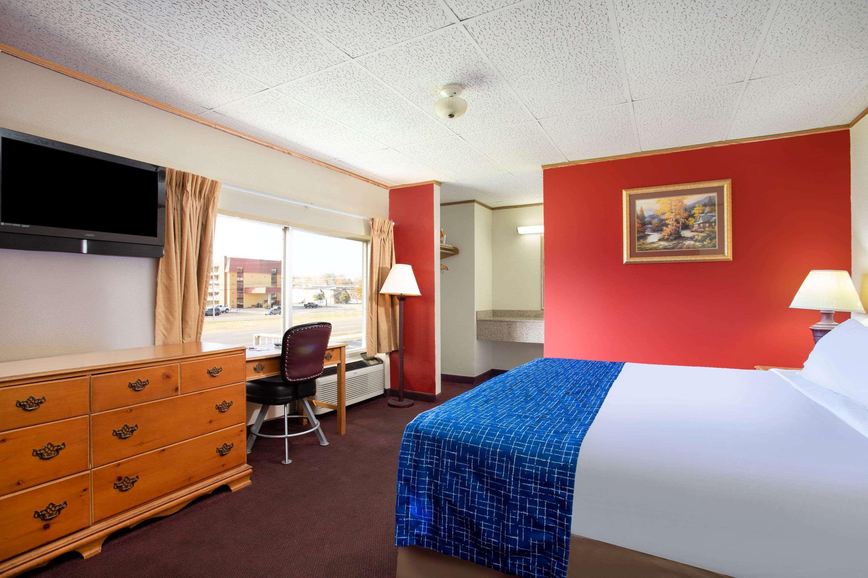 Pigeon Forge Parkway Inn Bagian luar foto