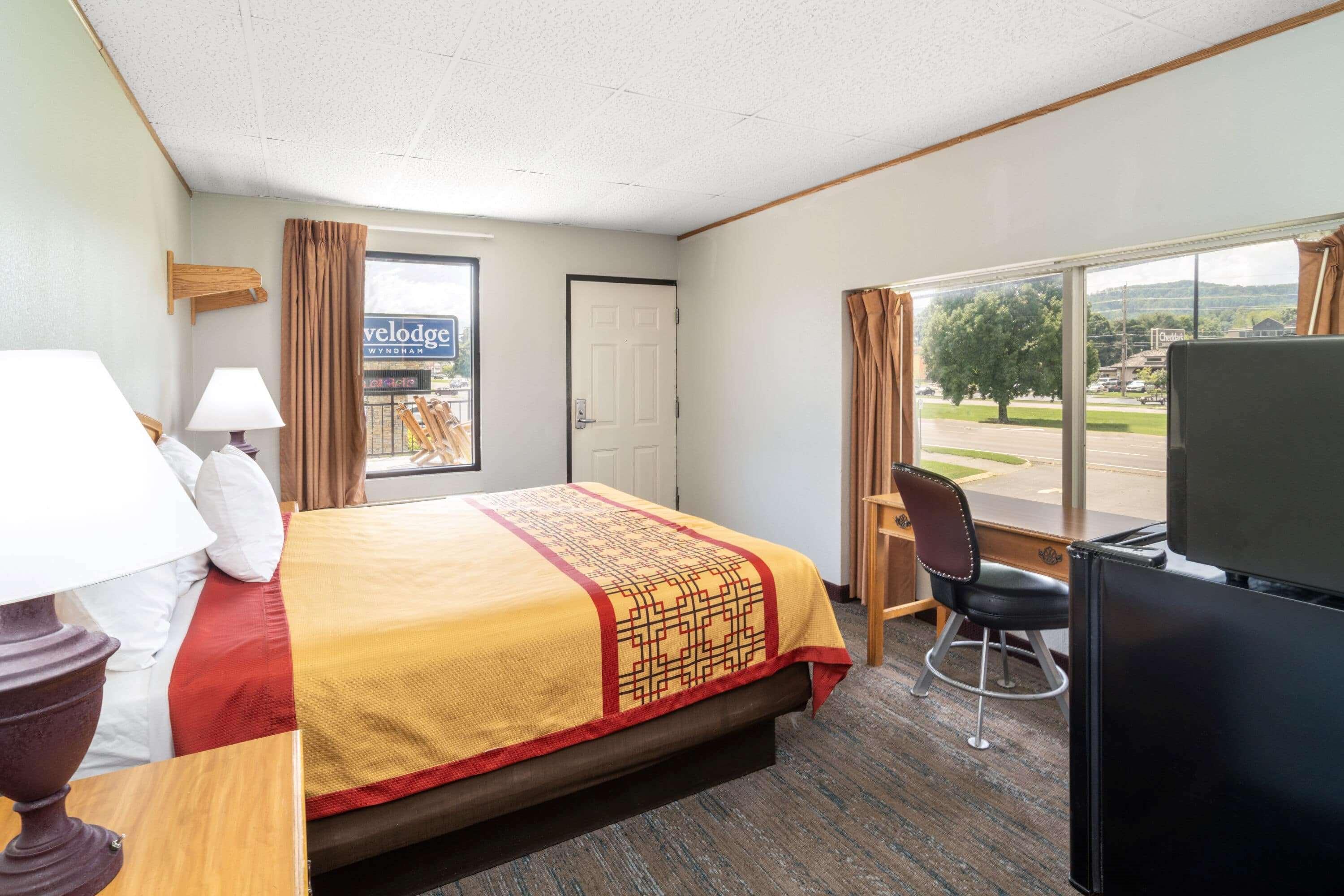 Pigeon Forge Parkway Inn Bagian luar foto
