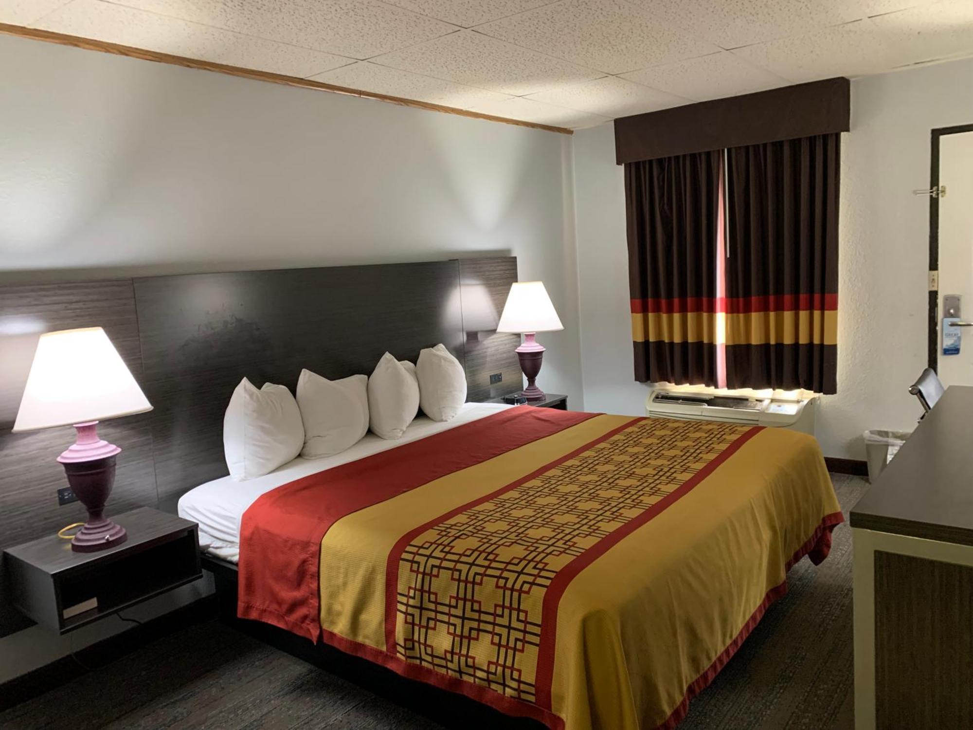 Pigeon Forge Parkway Inn Bagian luar foto